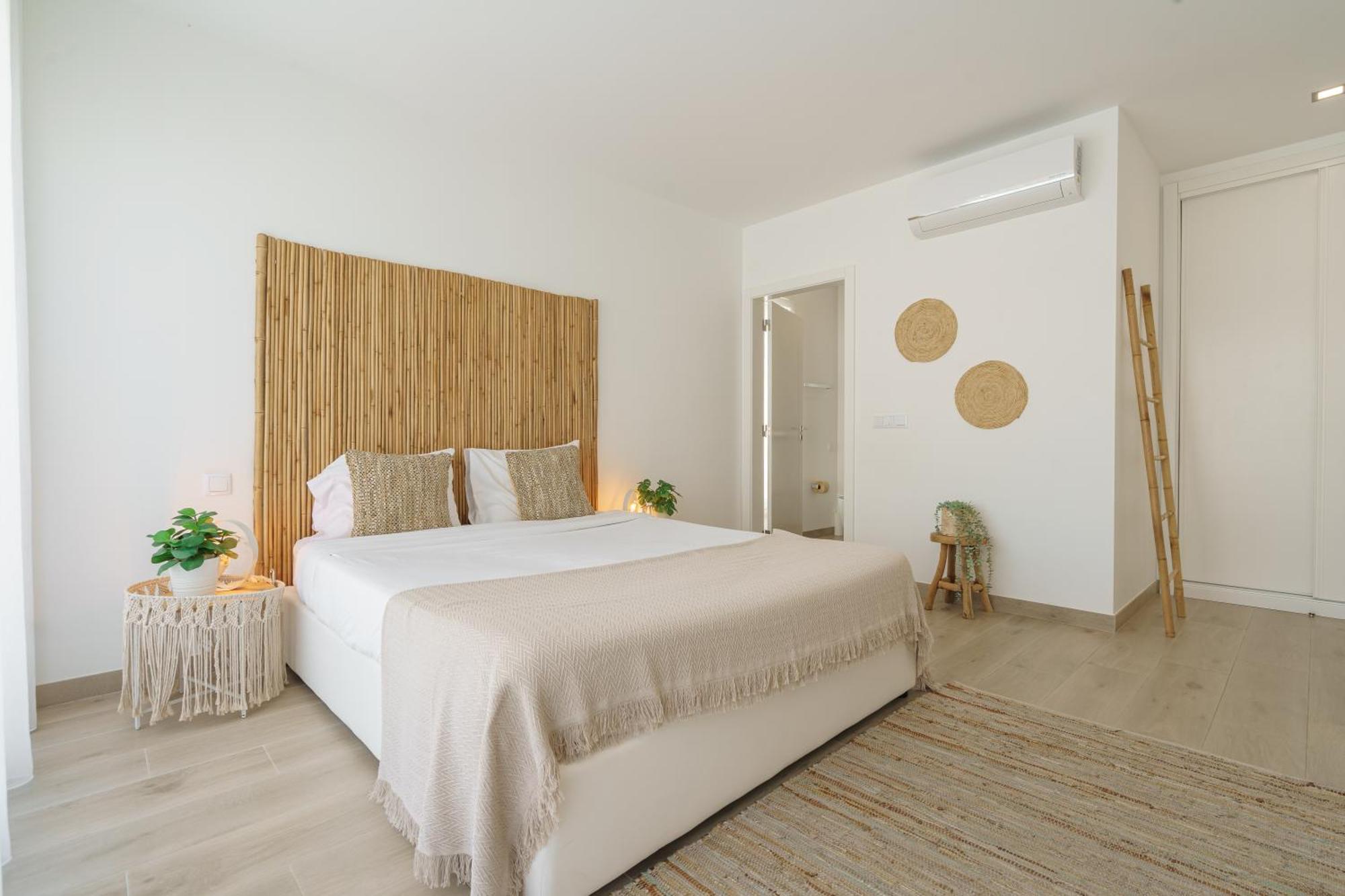 Beach Villa With Ocean View Лорінян Екстер'єр фото