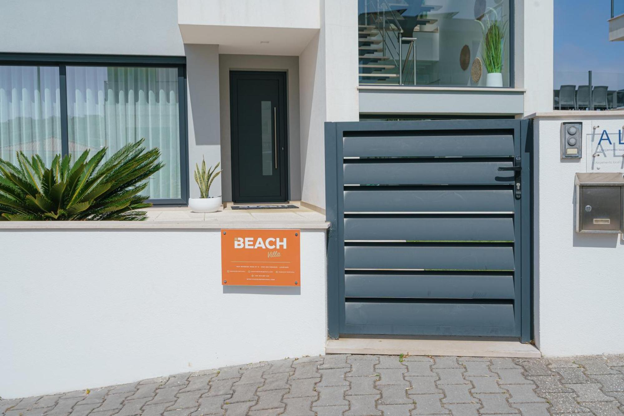 Beach Villa With Ocean View Лорінян Екстер'єр фото